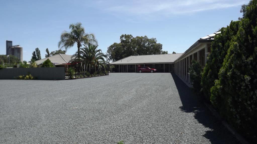 Culcairn Motor Inn Eksteriør billede